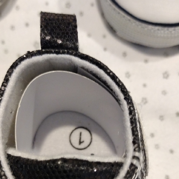 Stylish Black and Gray Kids Sneakers - Picture 5 of 10